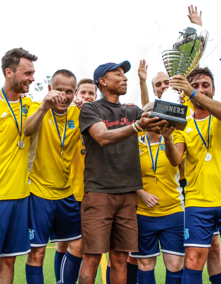 70 Jahre Jubiläumsfeier mit Pharrell Williams, Tennis-Ikone Stan Smith, dem deutschen Fußballweltmeister Philipp Lahm und Run DMC (Foto)